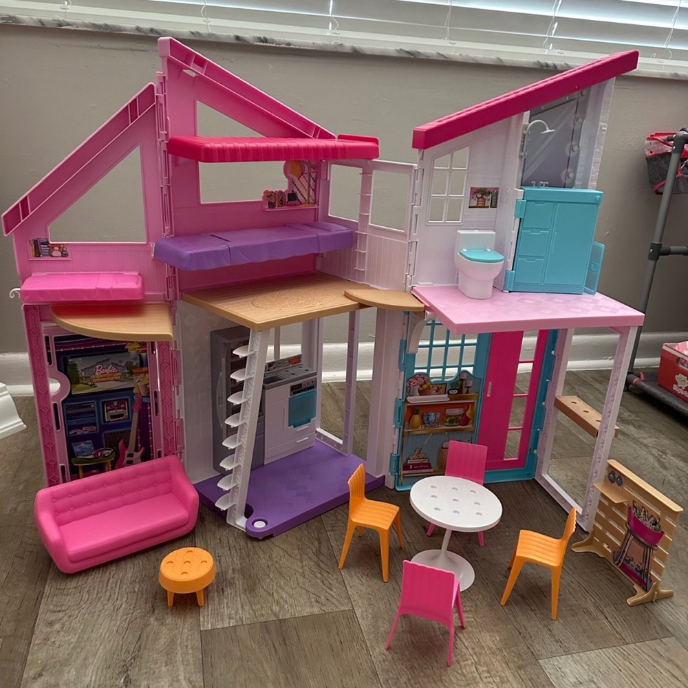 Barbie Malibu House